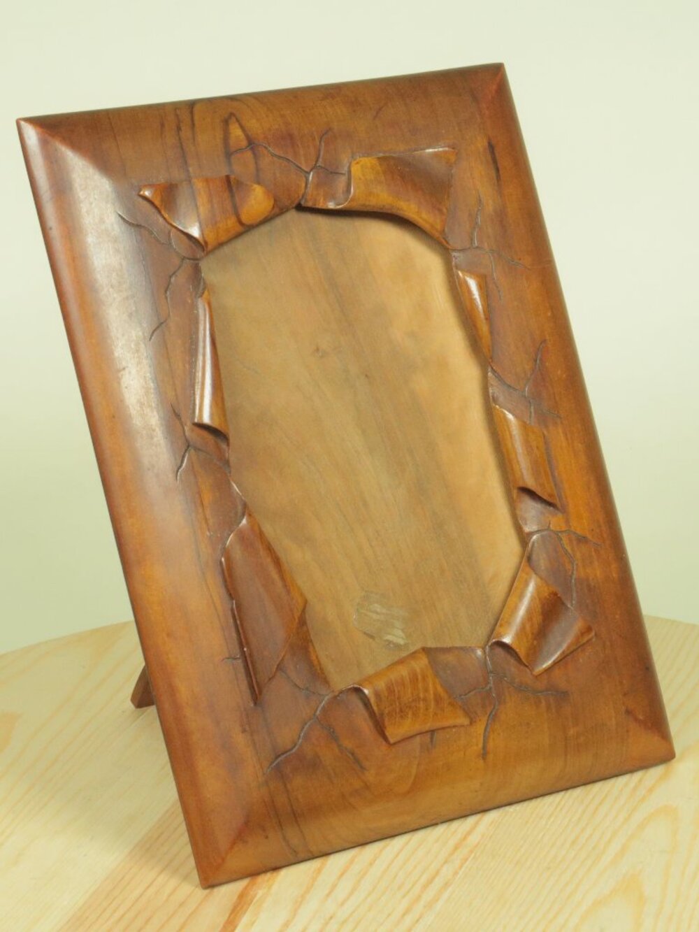 Vintage Carved Walnut Bust Out Picture Frame Brown Wood